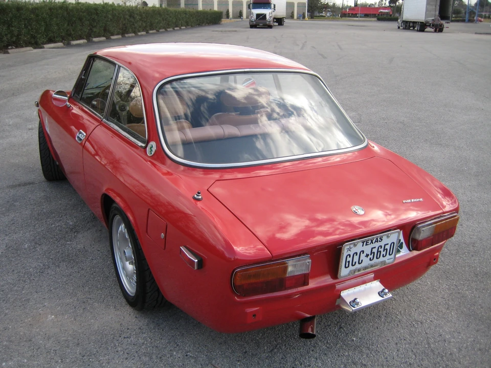 1972 Alfa Romeo 2000 GT Veloce - Image 3 of 31