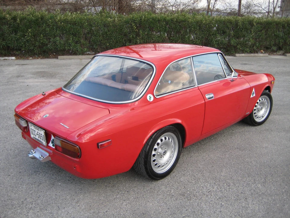 1972 Alfa Romeo 2000 GT Veloce - Image 2 of 31