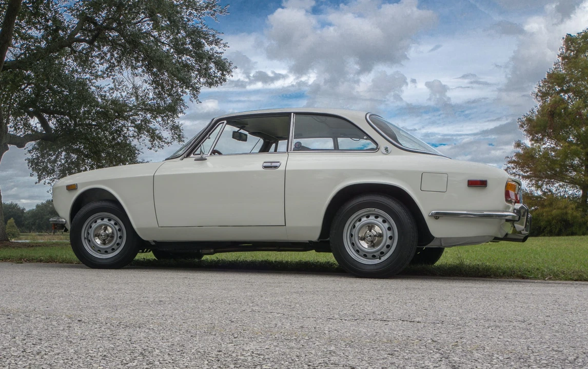 1972 Alfa Romeo 2000 GT Veloce - Image 7 of 31