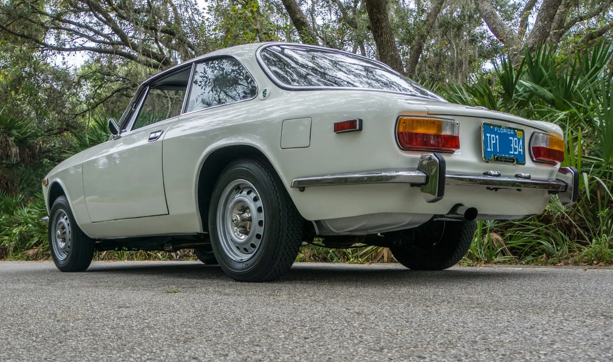 1972 Alfa Romeo 2000 GT Veloce - Image 9 of 31