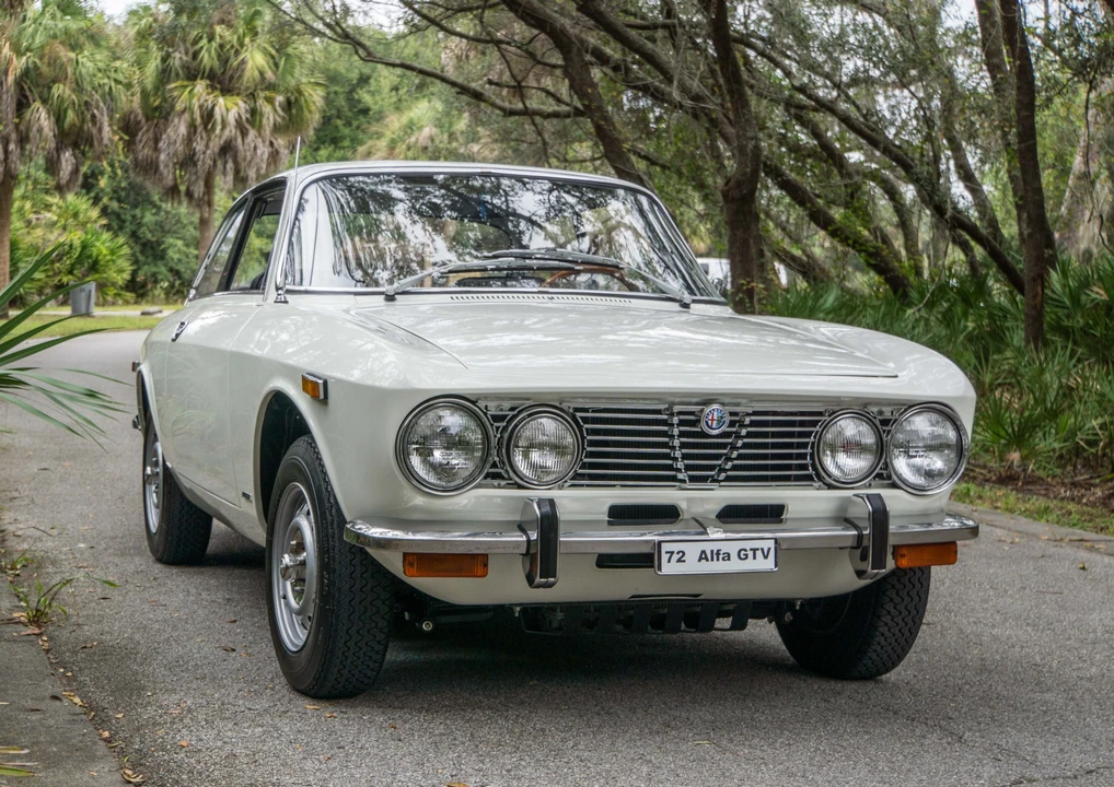 1972 Alfa Romeo 2000 GT Veloce - Image 17 of 31