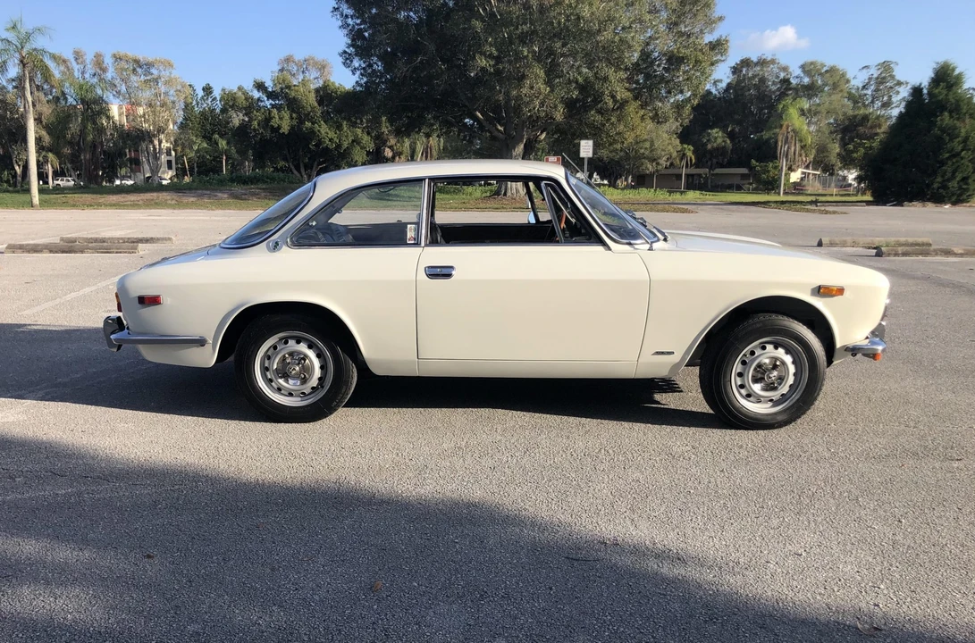 1972 Alfa Romeo 2000 GT Veloce - Image 14 of 31