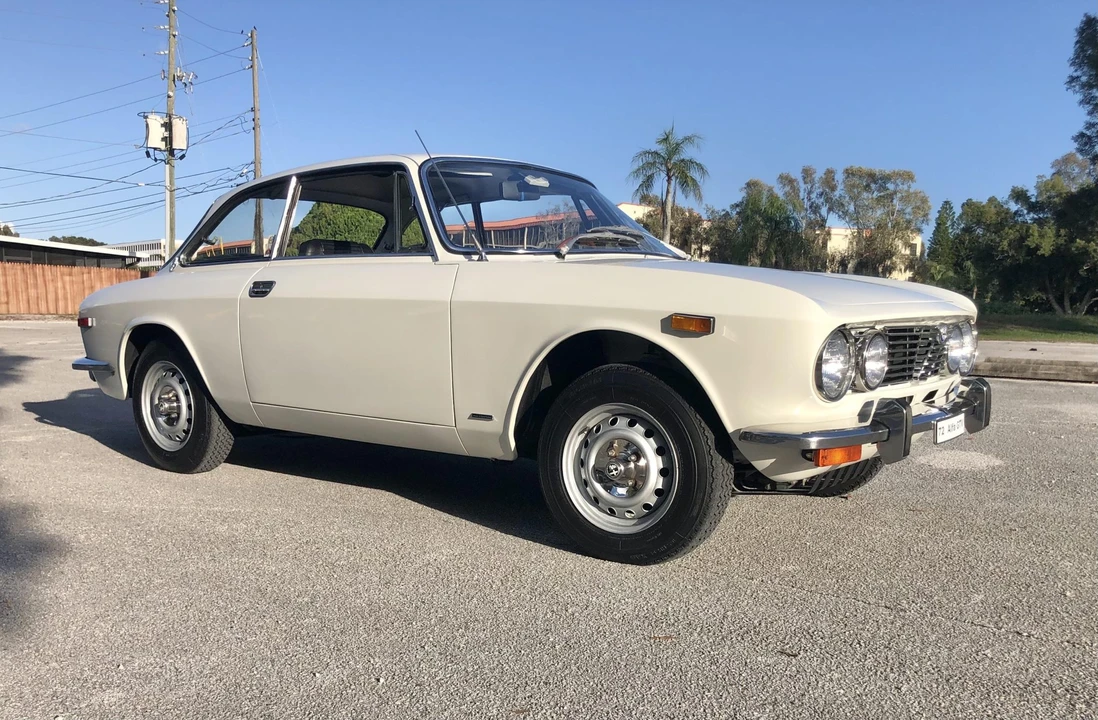 1972 Alfa Romeo 2000 GT Veloce - Image 16 of 31
