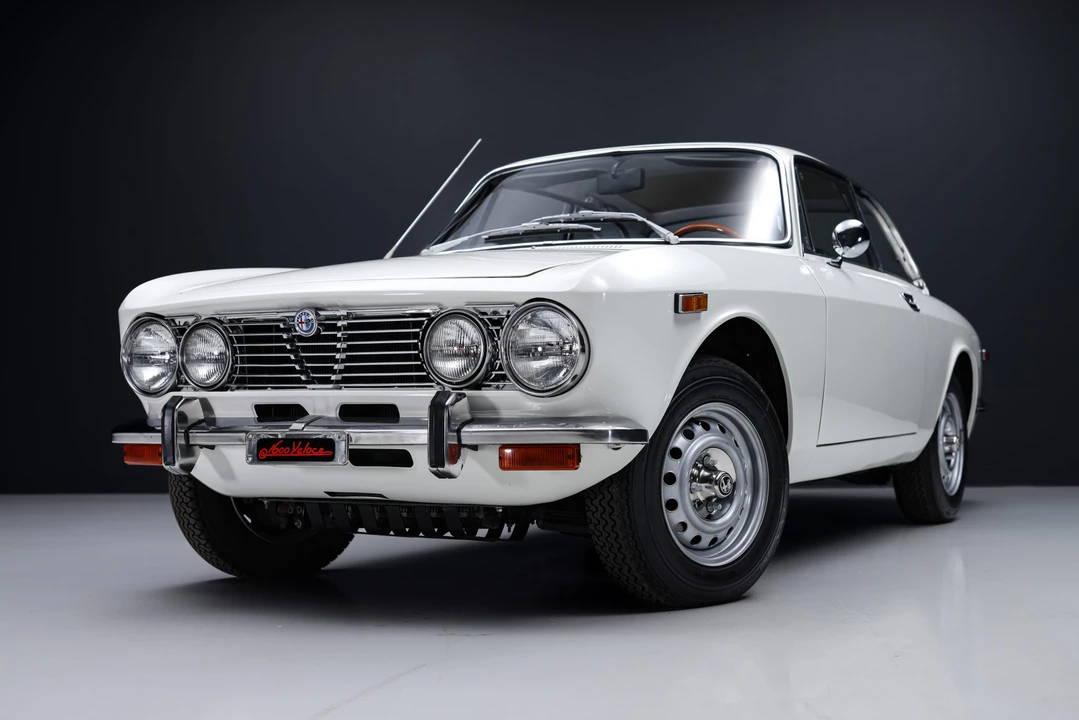 1972 Alfa Romeo 2000 GT Veloce - Image 2 of 31