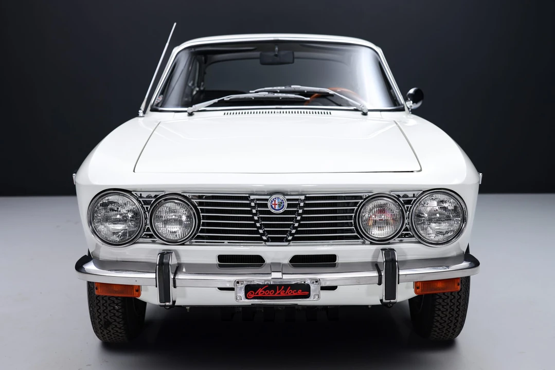 1972 Alfa Romeo 2000 GT Veloce - Image 4 of 31