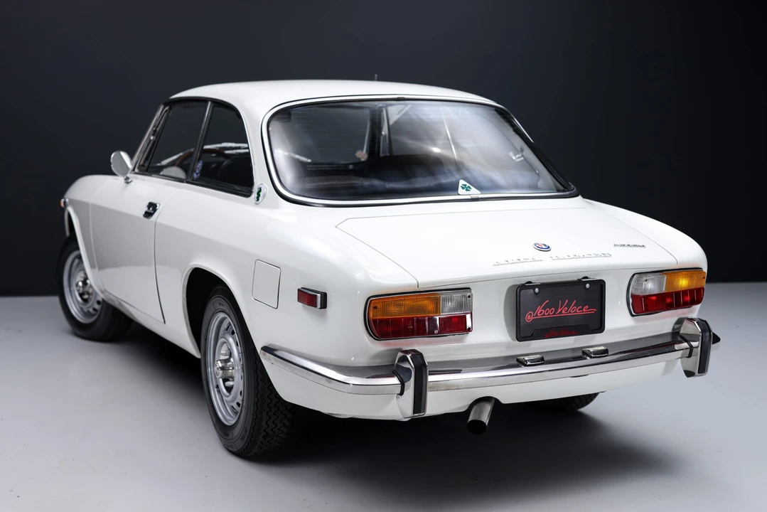 1972 Alfa Romeo 2000 GT Veloce - Image 14 of 31