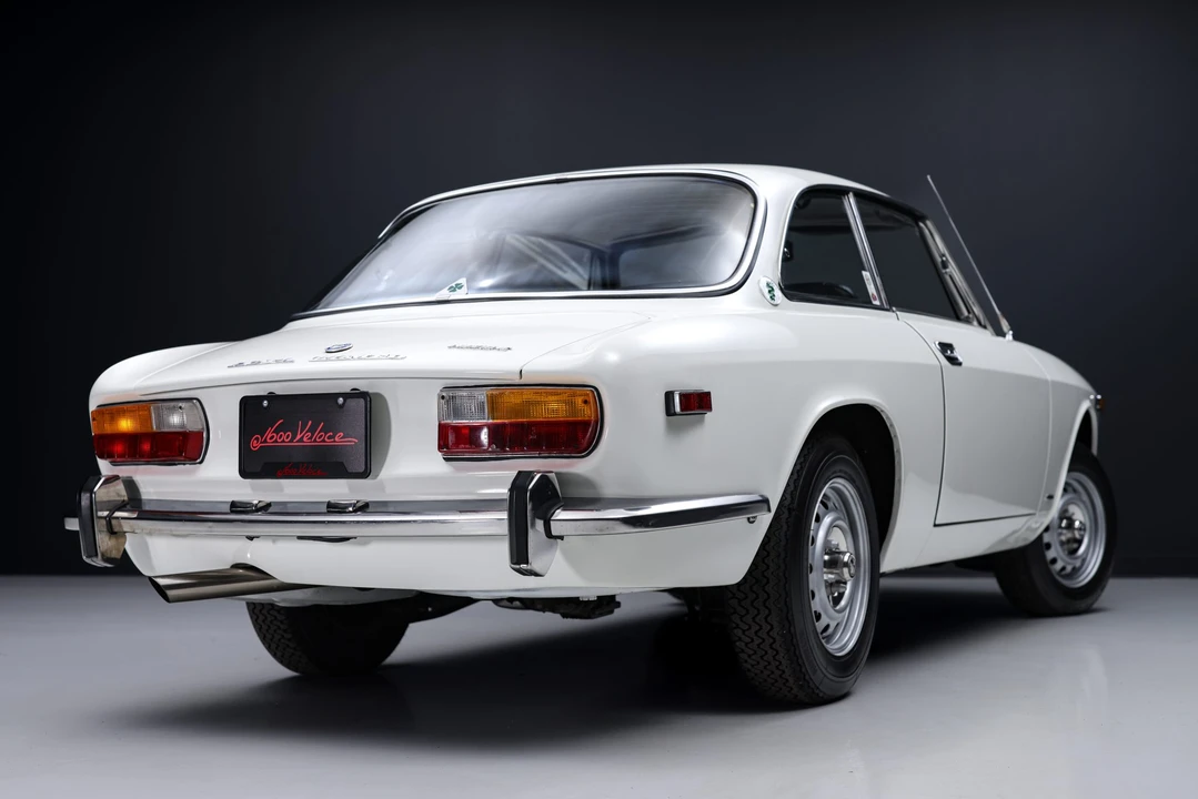 1972 Alfa Romeo 2000 GT Veloce - Image 11 of 31