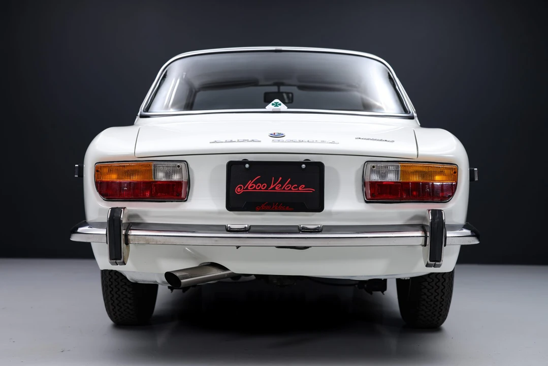1972 Alfa Romeo 2000 GT Veloce - Image 13 of 31