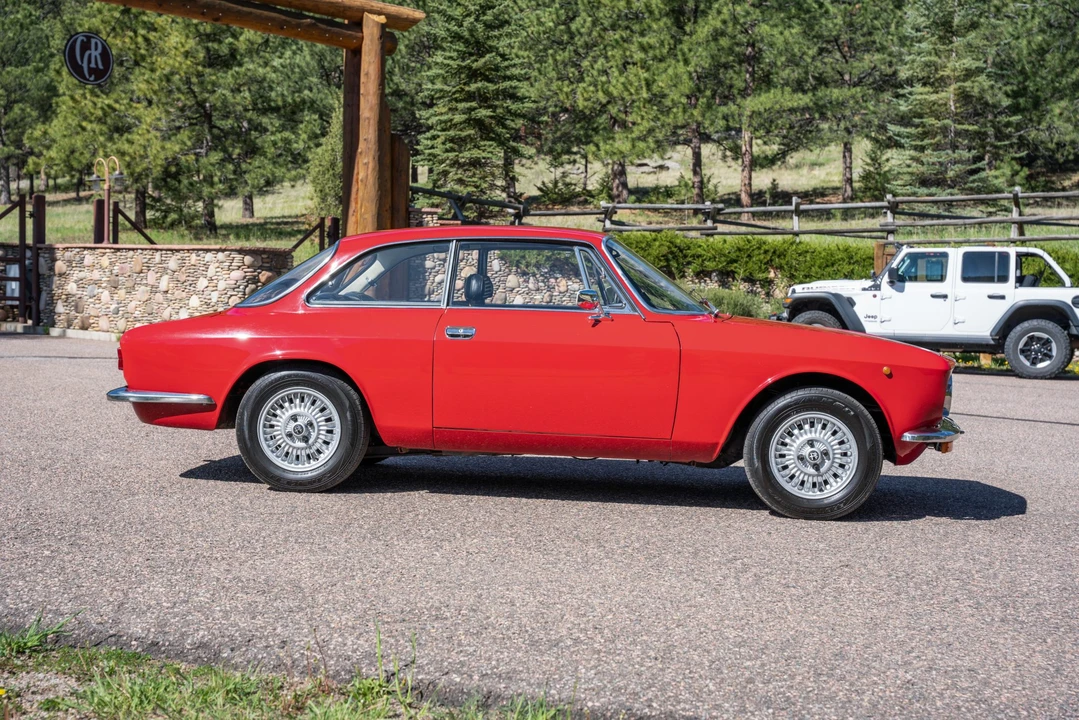 1972 Alfa Romeo 2000 GT Veloce - Image 5 of 31