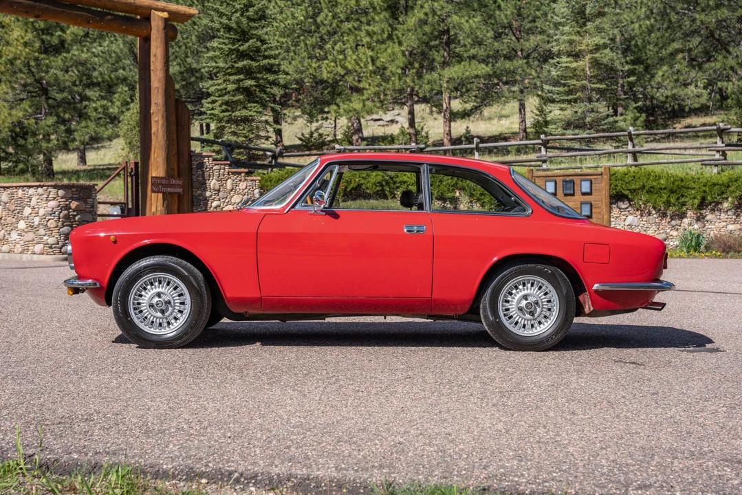 1972 Alfa Romeo 2000 GT Veloce - Image 9 of 31