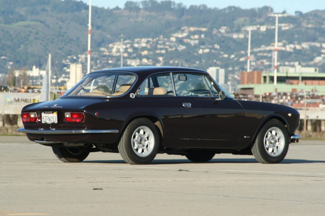 1972 Alfa Romeo 2000 GT Veloce - Image 14 of 31