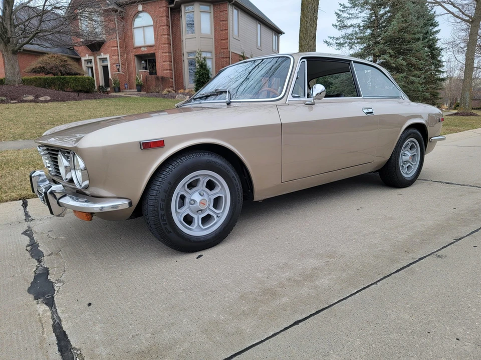 1972 Alfa Romeo 2000 GT Veloce - Image 2 of 31