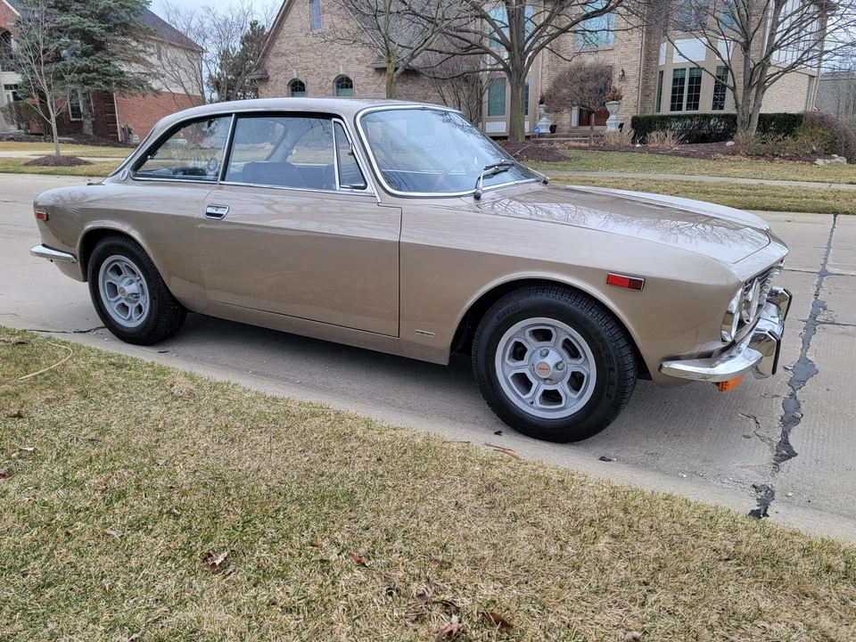 1972 Alfa Romeo 2000 GT Veloce - Image 10 of 31