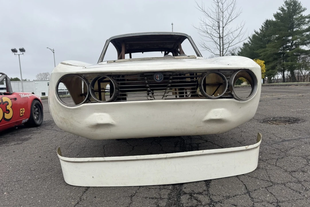 1972 Parts & Memorabilia Bodywork - Image 5 of 9