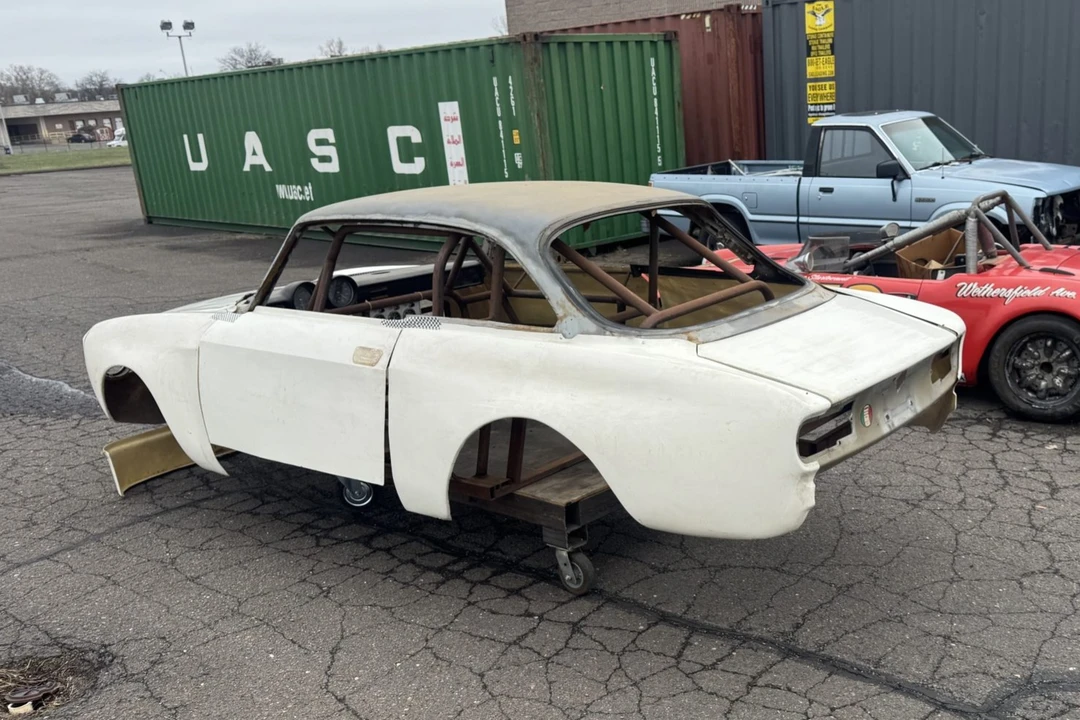 1972 Parts & Memorabilia Bodywork - Image 3 of 9