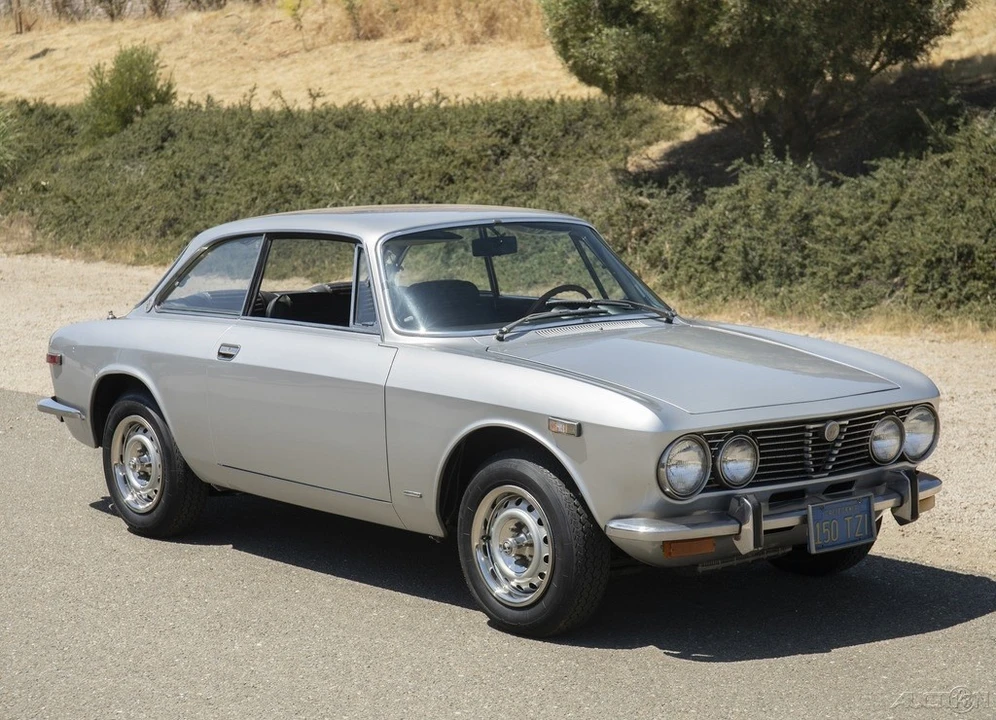 1972 Alfa Romeo 2000 GT Veloce - Image 7 of 21