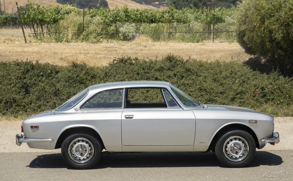 1972 Alfa Romeo 2000 GT Veloce - Image 6 of 21
