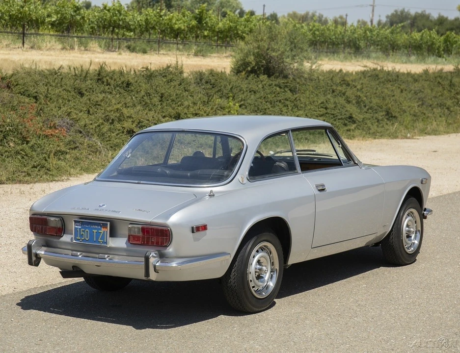 1972 Alfa Romeo 2000 GT Veloce - Image 5 of 21