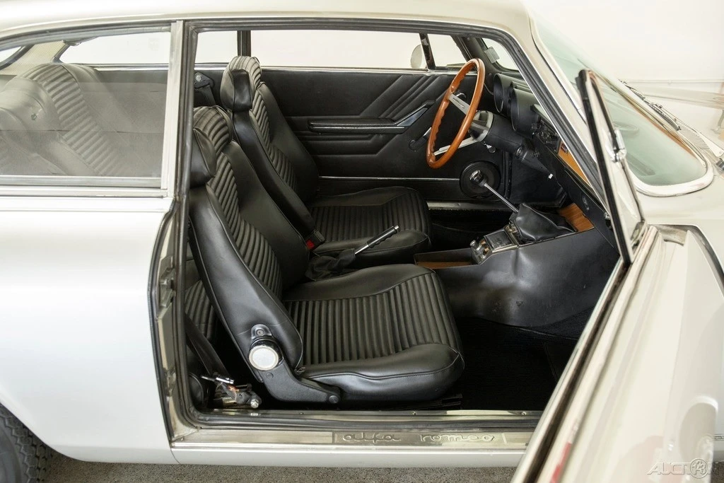 1972 Alfa Romeo 2000 GT Veloce - Image 12 of 21