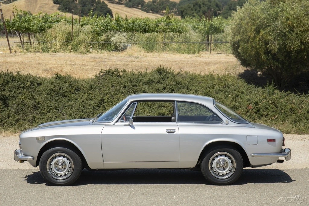 1972 Alfa Romeo 2000 GT Veloce - Image 2 of 21