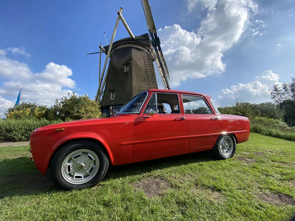 1972 Alfa Romeo 2000 GT Veloce - Image 3 of 31