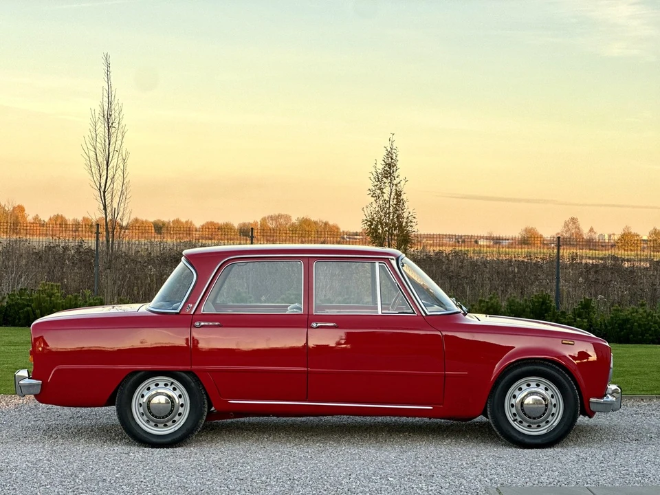 1972 Alfa Romeo Giulia - Image 7 of 30