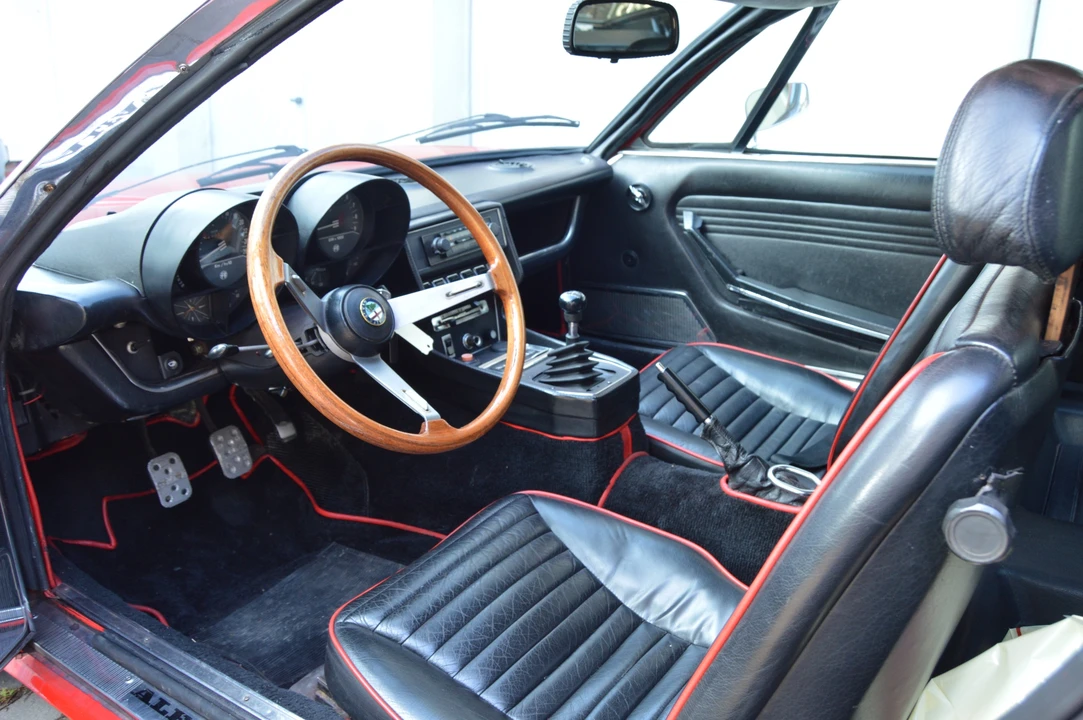1972 Alfa Romeo Montreal - Image 17 of 27