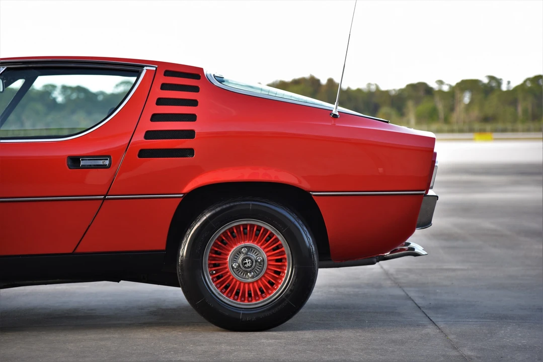 1972 Alfa Romeo Montreal - Image 25 of 31