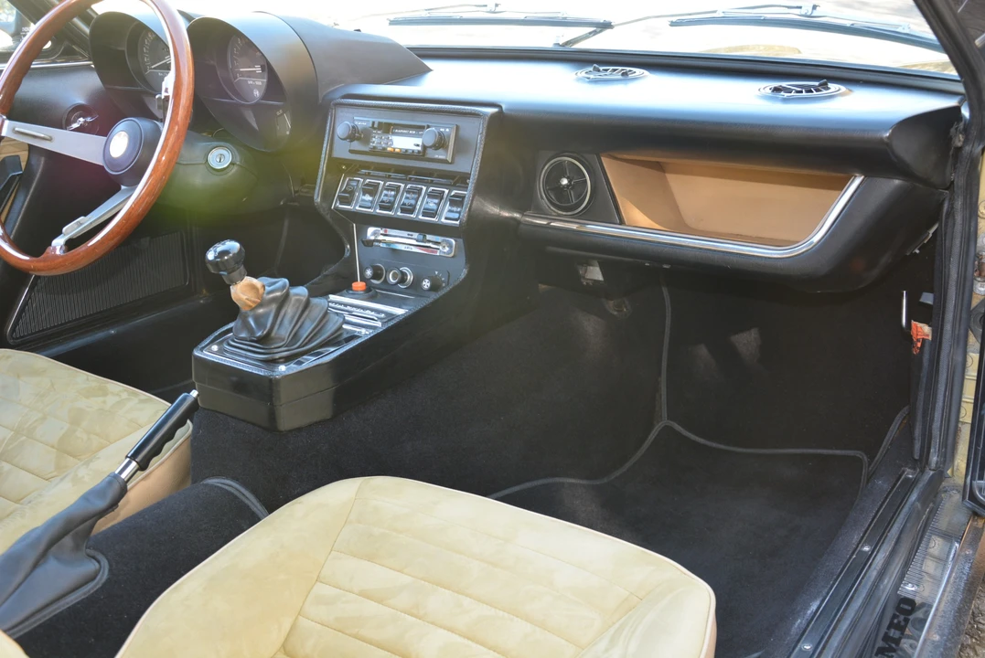 1972 Alfa Romeo Montreal - Image 25 of 31