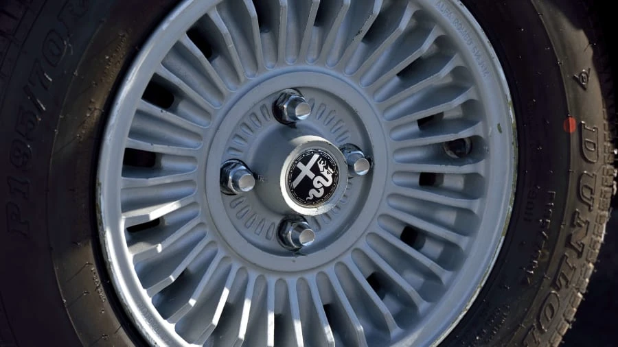 1972 Alfa Romeo Montreal - Image 15 of 31