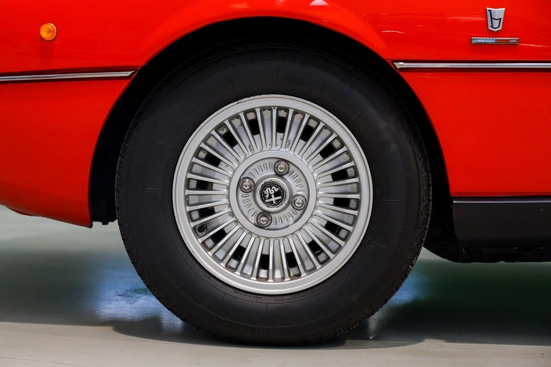 1972 Alfa Romeo Montreal - Image 13 of 31