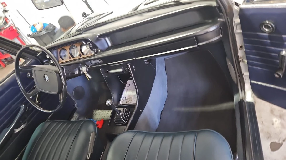 1973 BMW 2002 - Image 7 of 30