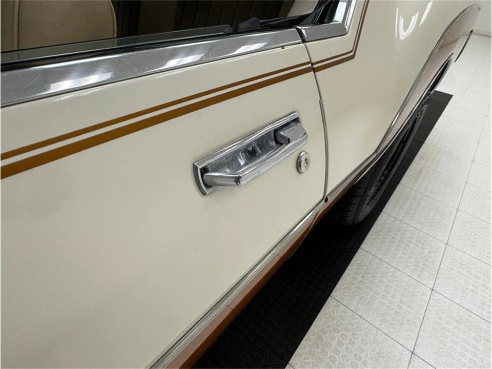 1972 Buick Riviera Boattail 3rd Gen - Image 16 of 31