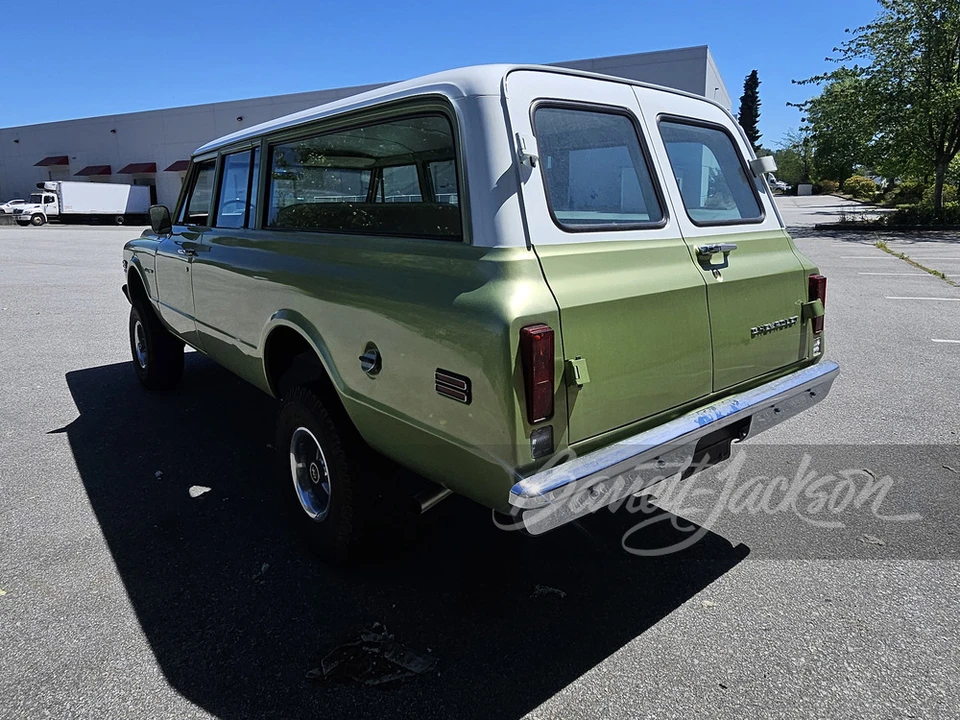 1972 Chevrolet Suburban 6th Gen - Image 2 of 8