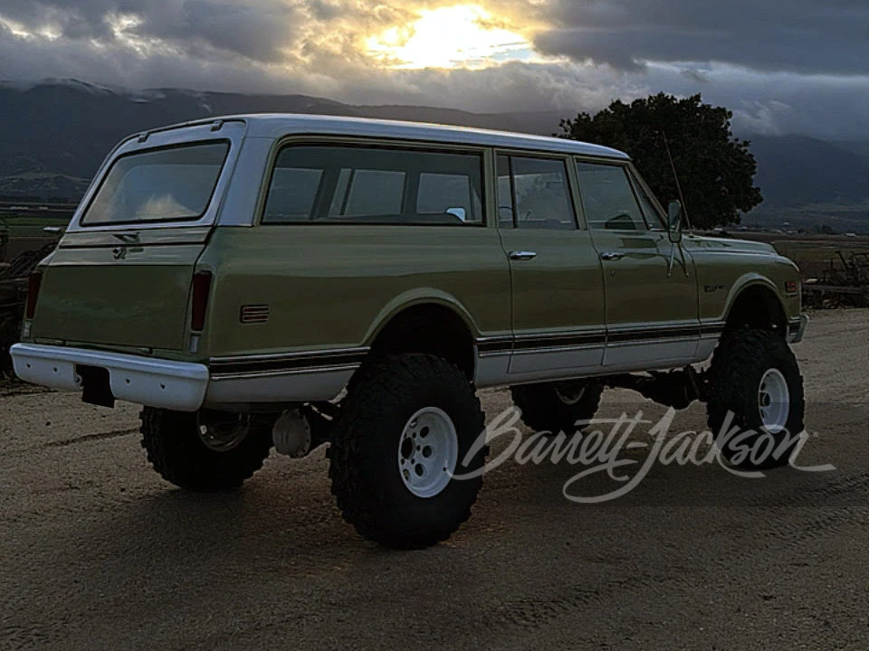 1972 Chevrolet Suburban 6th Gen - Image 10 of 31