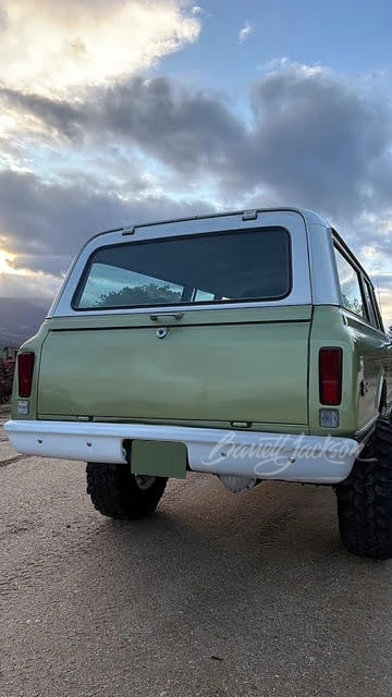 1972 Chevrolet Suburban 6th Gen - Image 15 of 31