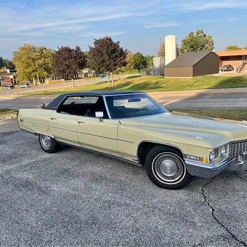 1972 Cadillac DeVille Sedan 4D