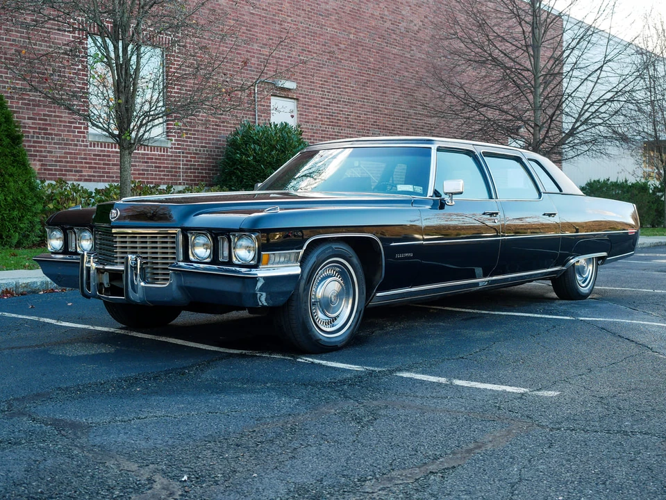 1972 Cadillac Series 70 & 75 - Image 5 of 31