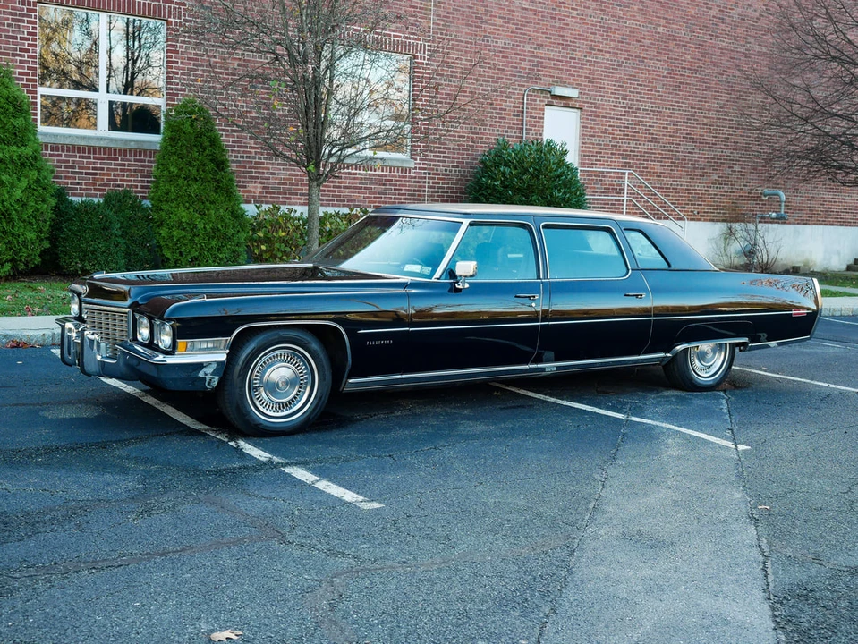 1972 Cadillac Series 70 & 75 - Image 4 of 31
