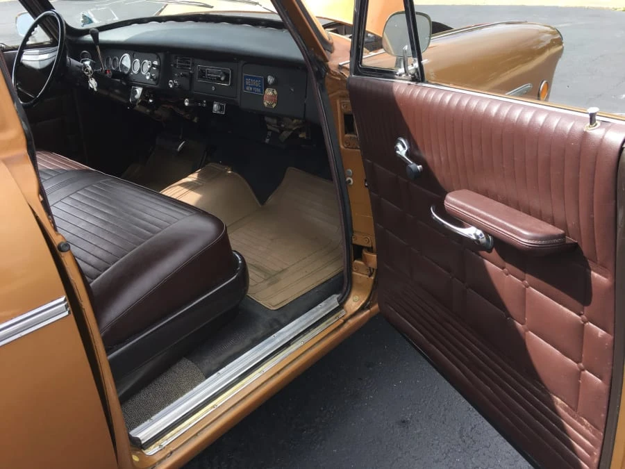 1972 Checker - Image 4 of 12