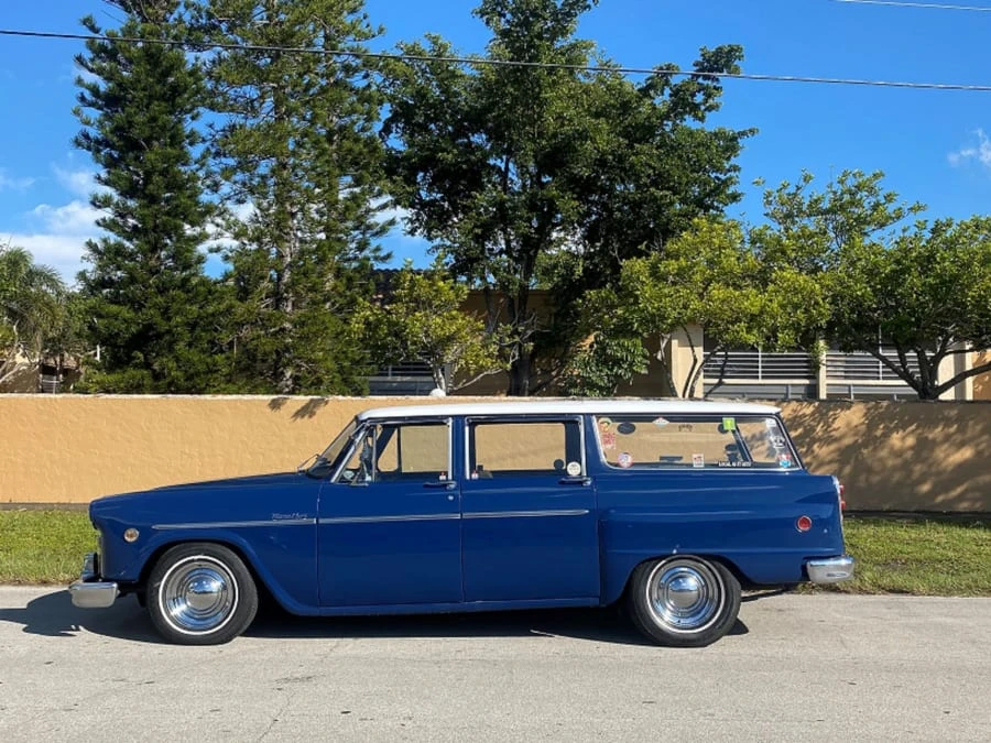 1972 Checker - Image 2 of 7