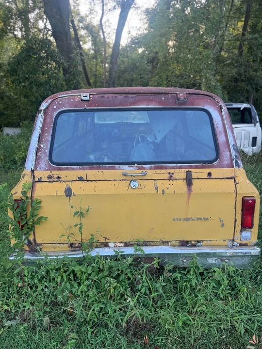 1972 Chevrolet Suburban 6th Gen - Image 3 of 7