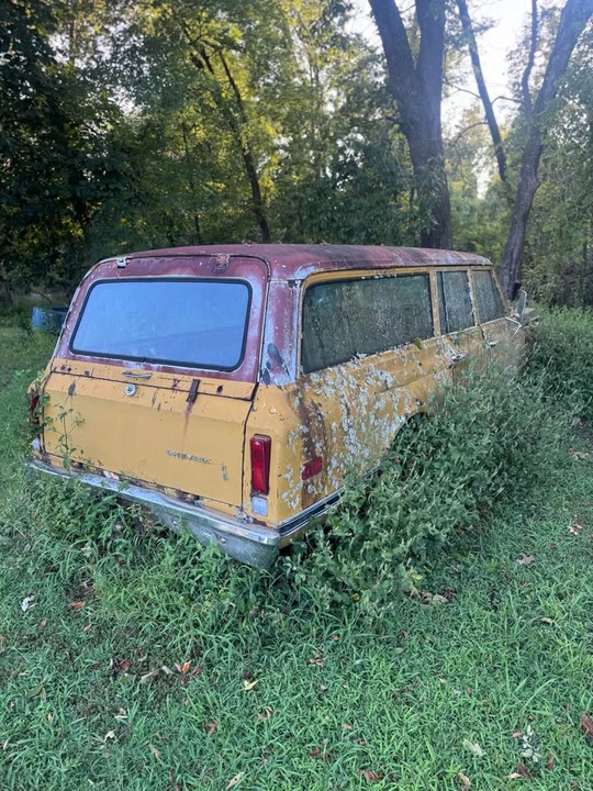 1972 Chevrolet Suburban 6th Gen - Image 4 of 7