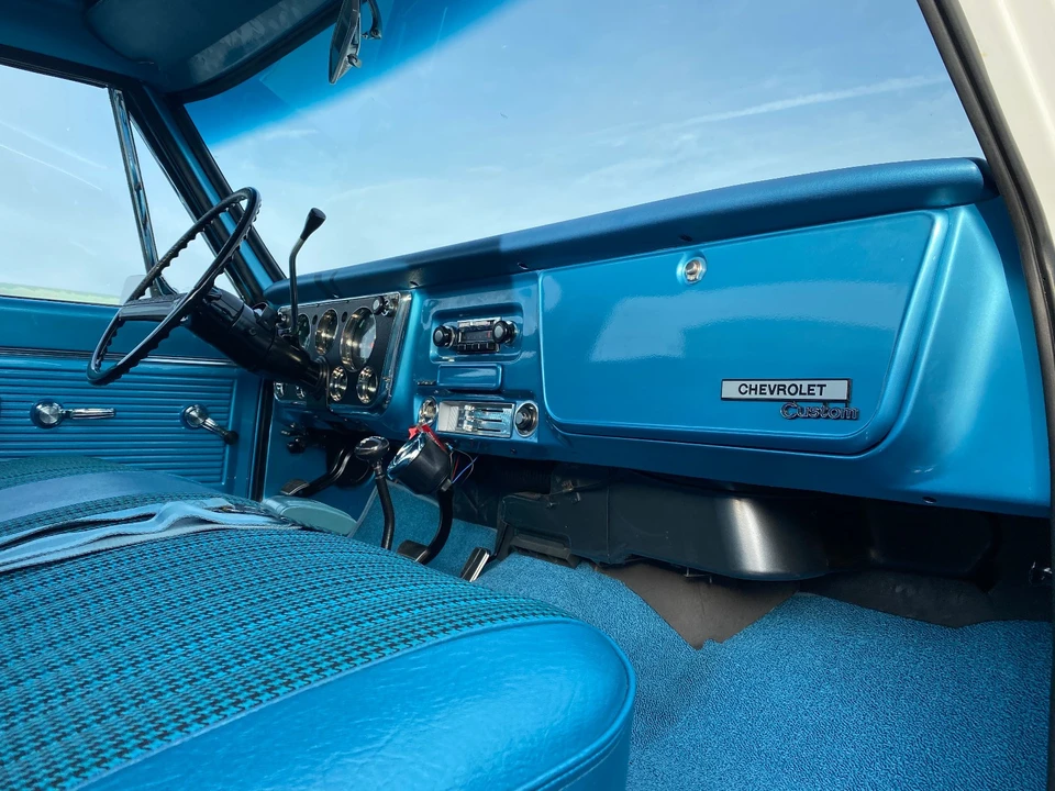 1972 Chevrolet - Image 25 of 31