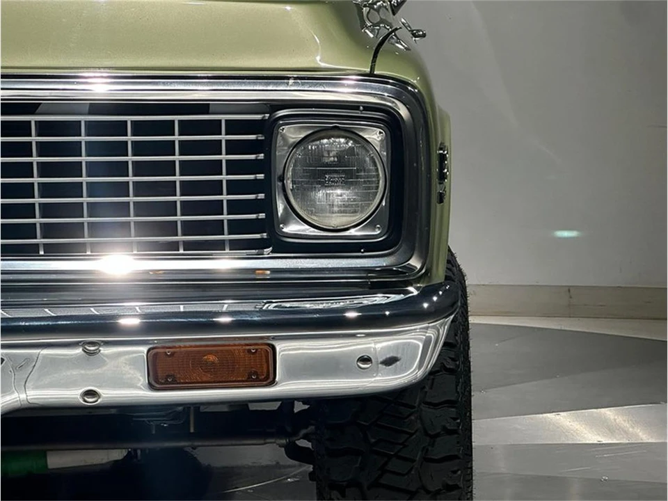 1972 Chevrolet K5 Blazer 1st Gen - Image 4 of 31