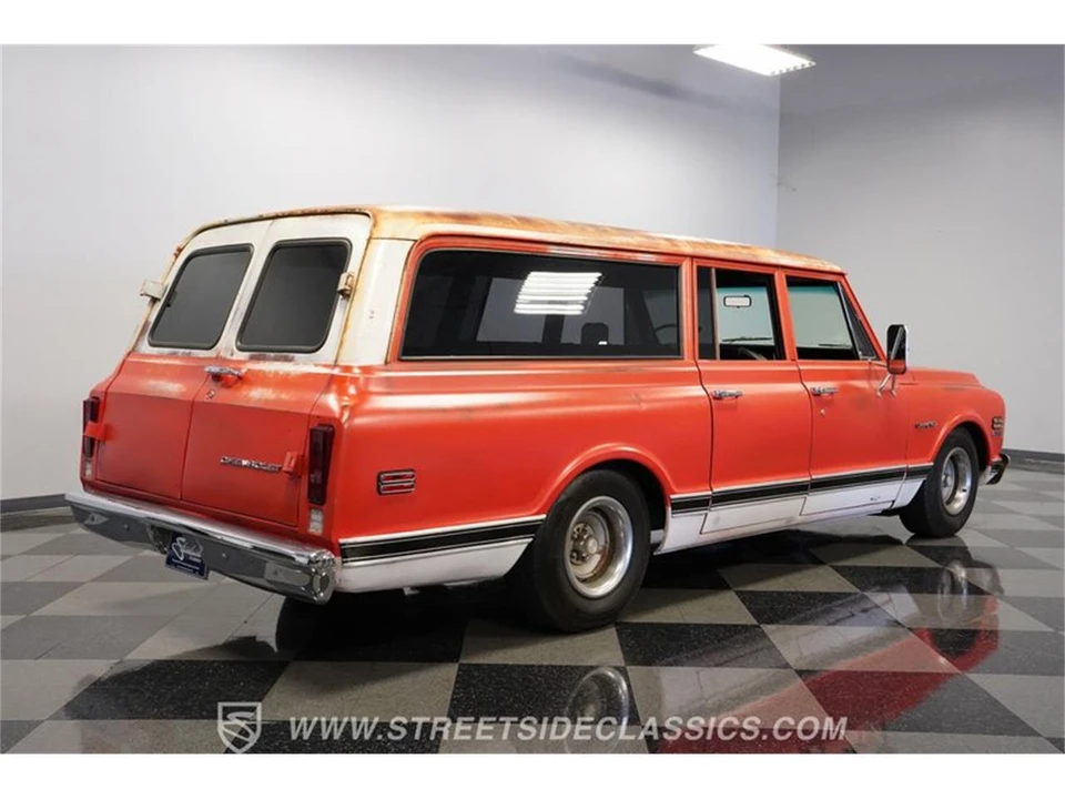 1972 Chevrolet Suburban 6th Gen - Image 11 of 31