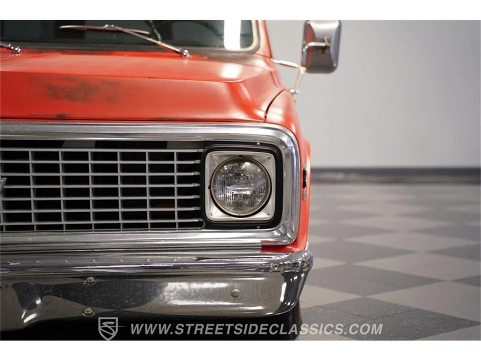 1972 Chevrolet Suburban 6th Gen - Image 19 of 31