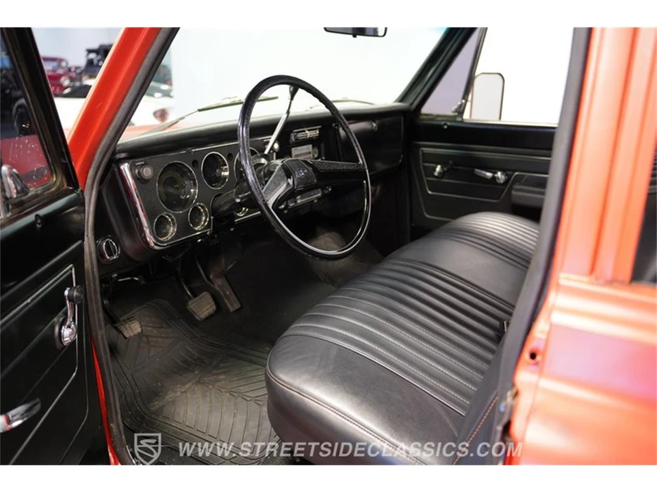 1972 Chevrolet Suburban 6th Gen - Image 2 of 31