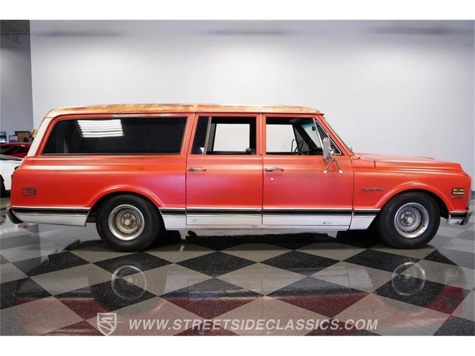 1972 Chevrolet Suburban 6th Gen - Image 13 of 31