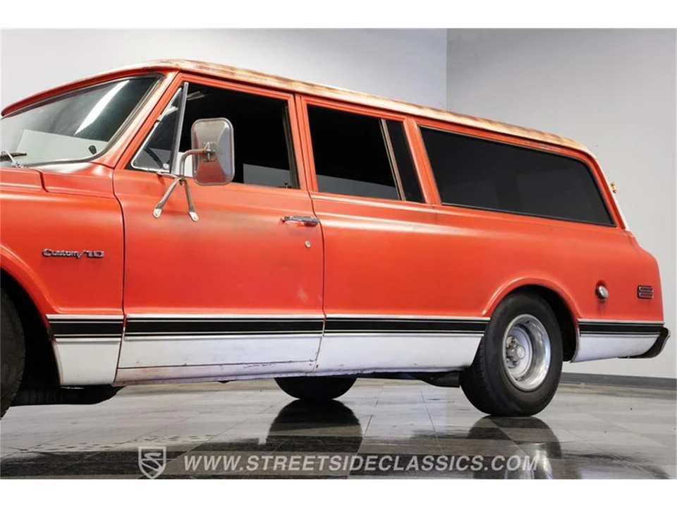 1972 Chevrolet Suburban 6th Gen - Image 21 of 31